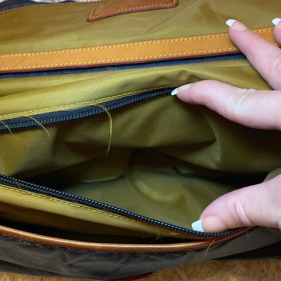 Hunting World Crossbody Long Strap Bag - Picture 7 of 12